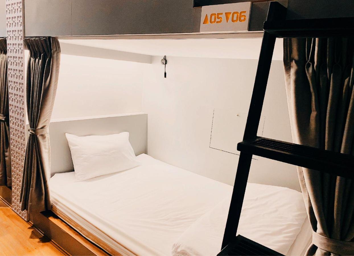 Capzule Bed Phuket Hostel ภายนอก รูปภาพ
