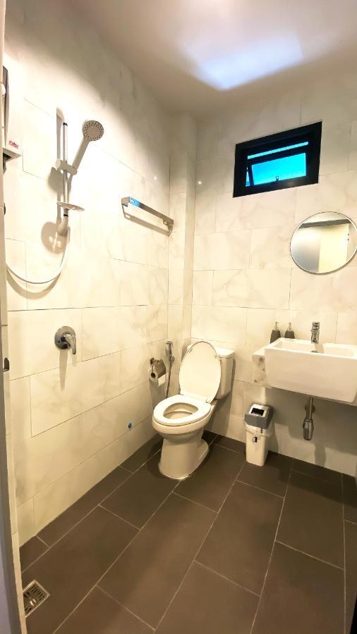 Capzule Bed Phuket Hostel ภายนอก รูปภาพ