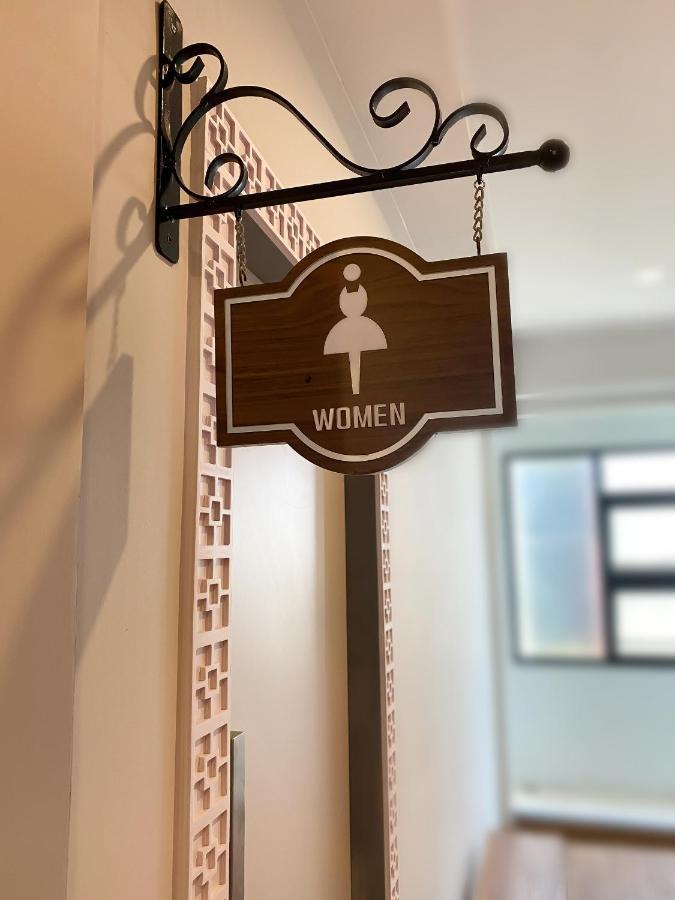 Capzule Bed Phuket Hostel ภายนอก รูปภาพ