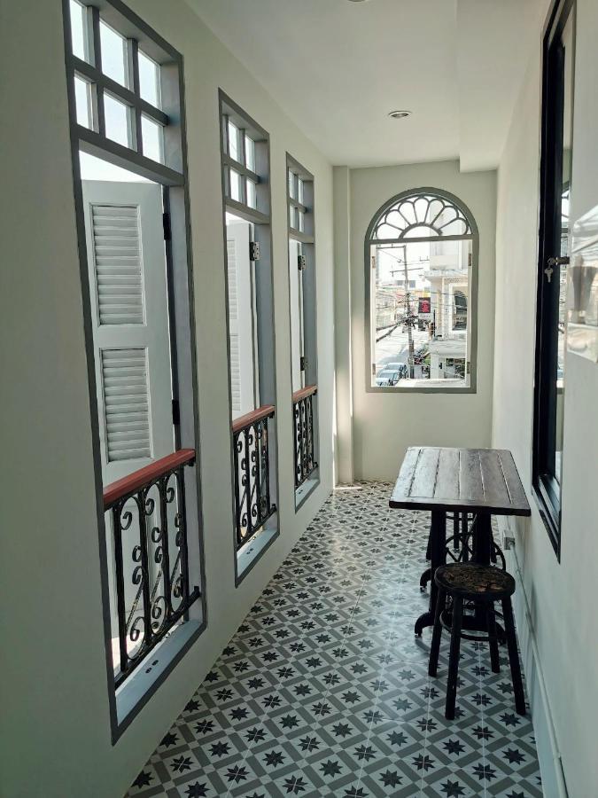 Capzule Bed Phuket Hostel ภายนอก รูปภาพ