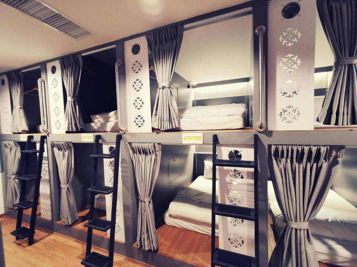 Capzule Bed Phuket Hostel ภายนอก รูปภาพ